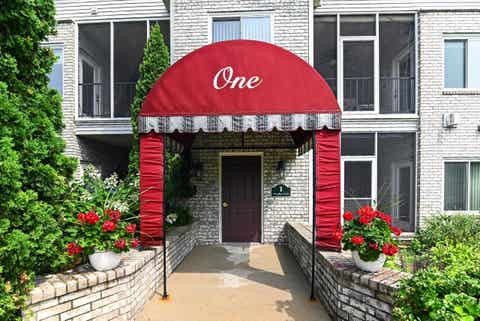 Photo of 1 Cherokee Circle 102 #102, Madison, WI 53704 (MLS # 2030336)