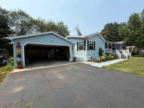 Photo of 80 Meadows End Street, Wisconsin Dells, WI 53965 (MLS # 2029097)