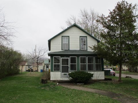 Photo of 700 N Beaumont Road, Prairie Du Chien, WI 53821 (MLS # 2020803)
