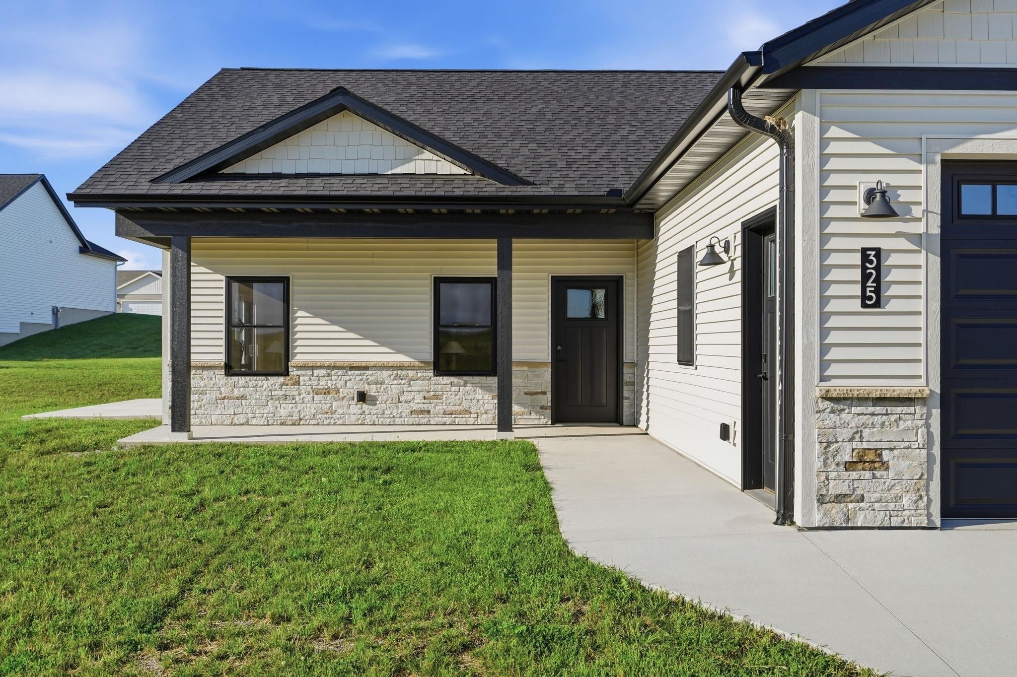 325 Model Road
