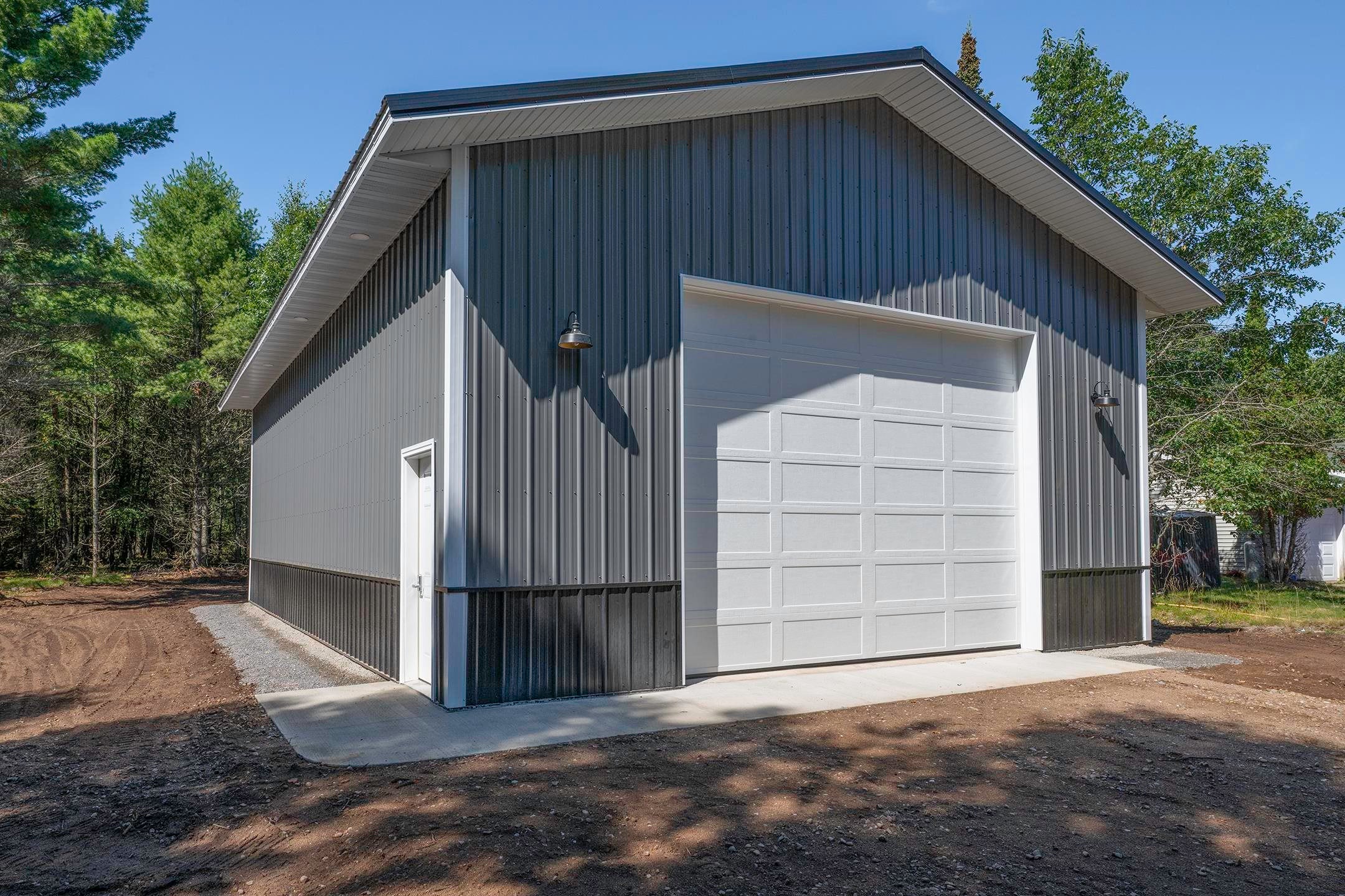 2161 The Point W Road