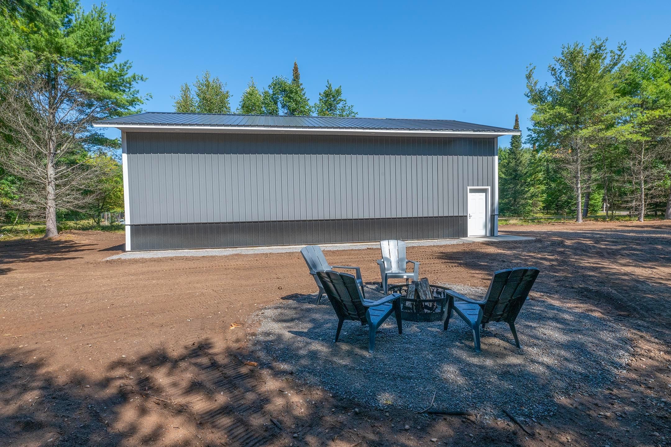 2161 The Point W Road