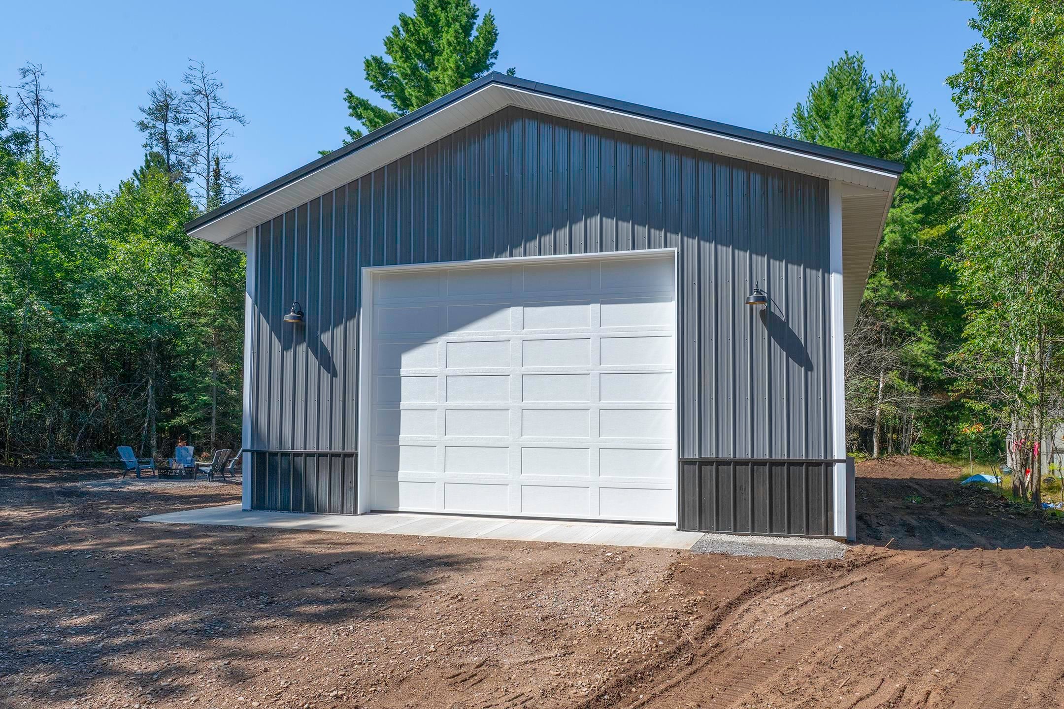 2161 The Point W Road