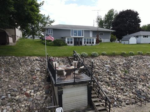 Photo of W2184 Melmar Drive, Markesan, WI 53946 (MLS # 2025462)