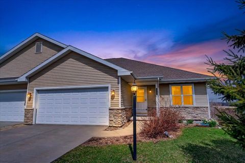 Photo of 1818 Fjord Pass, Mount Horeb, WI 53572 (MLS # 2020750)