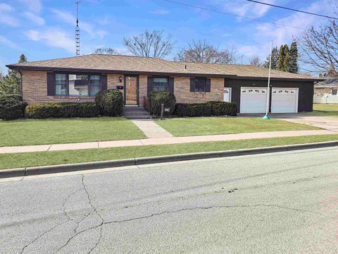 Photo of 620 N Elm Street, Platteville, WI 53818 (MLS # 2018316)