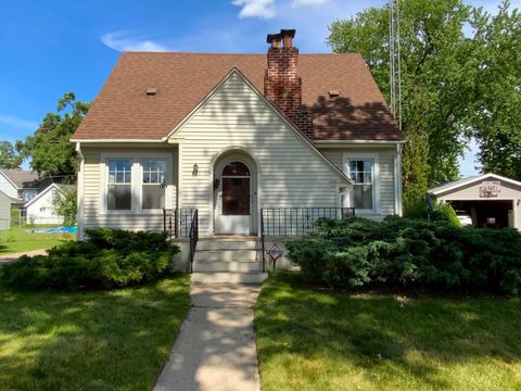 Photo of 820 Cornelia Street, Janesville, WI 53545 (MLS # 2026144)
