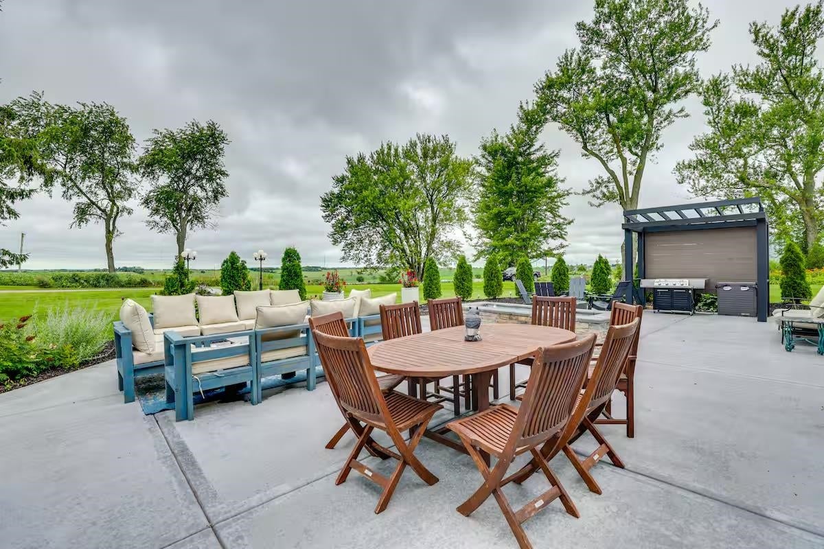 2749 Town Hall Rd, Mount Horeb, WI, 53572, USA, 5 Bedrooms Bedrooms, ,2 BathroomsBathrooms,Residential,Active,2749 Town Hall Rd,2025337
