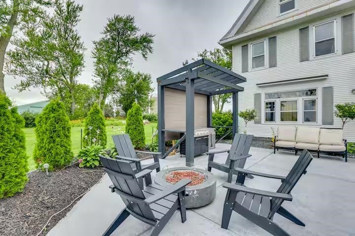 2749 Town Hall Rd, Mount Horeb, WI, 53572, USA, 5 Bedrooms Bedrooms, ,2 BathroomsBathrooms,Residential,Active,2749 Town Hall Rd,2025337