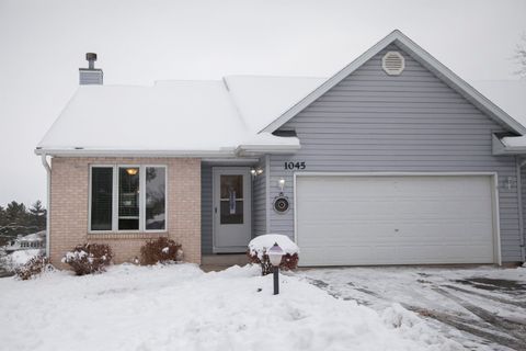 Photo of 1045 Saddle Ridge, Portage, WI 53901 (MLS # 2013361)