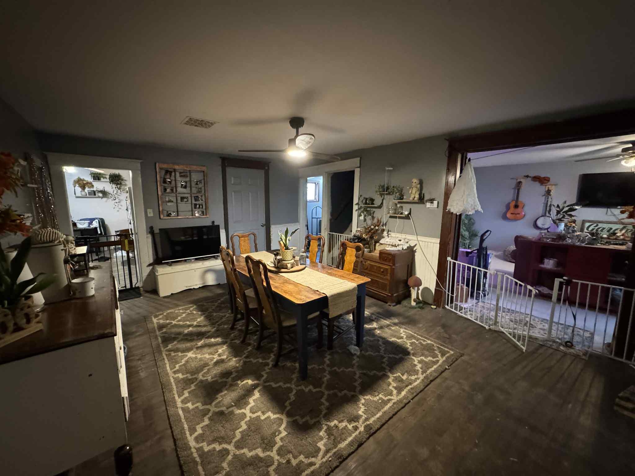 Baraboo, Wisconsin 53913, United States, 6 Bedrooms Bedrooms, ,3 BathroomsBathrooms,Residential,Active,230177