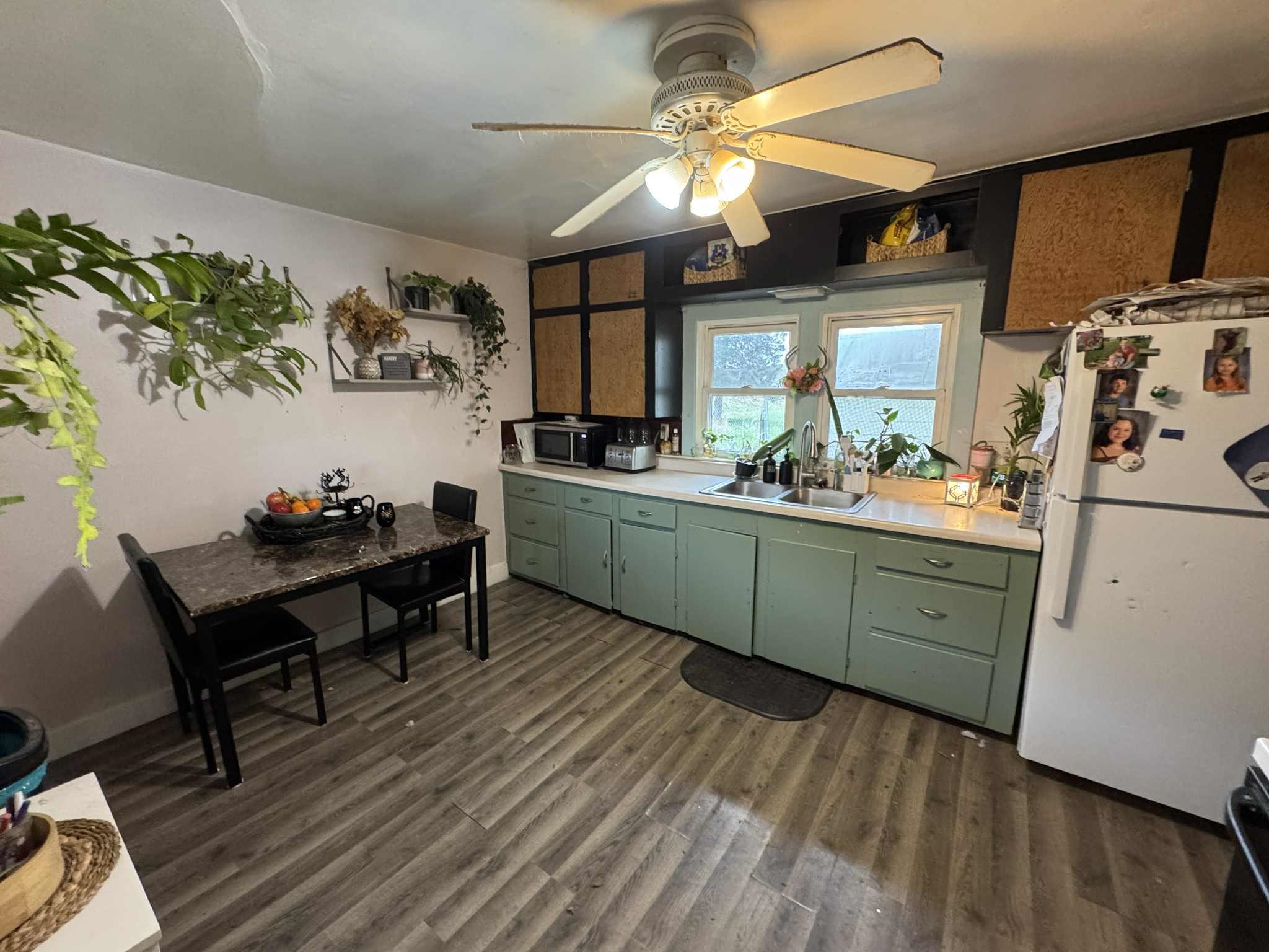 Baraboo, Wisconsin 53913, United States, 6 Bedrooms Bedrooms, ,3 BathroomsBathrooms,Residential,Active,230177