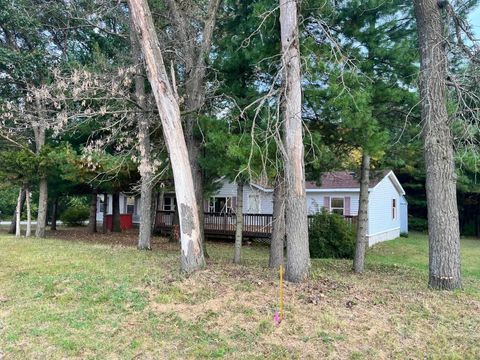Photo of 2946 14th Avenue, Wisconsin Dells, WI 53965 (MLS # 2001640)