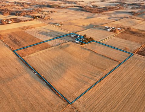 Photo of 38 M/L Acres Slinde Road, Stoughton, WI 53589 (MLS # 2020206)