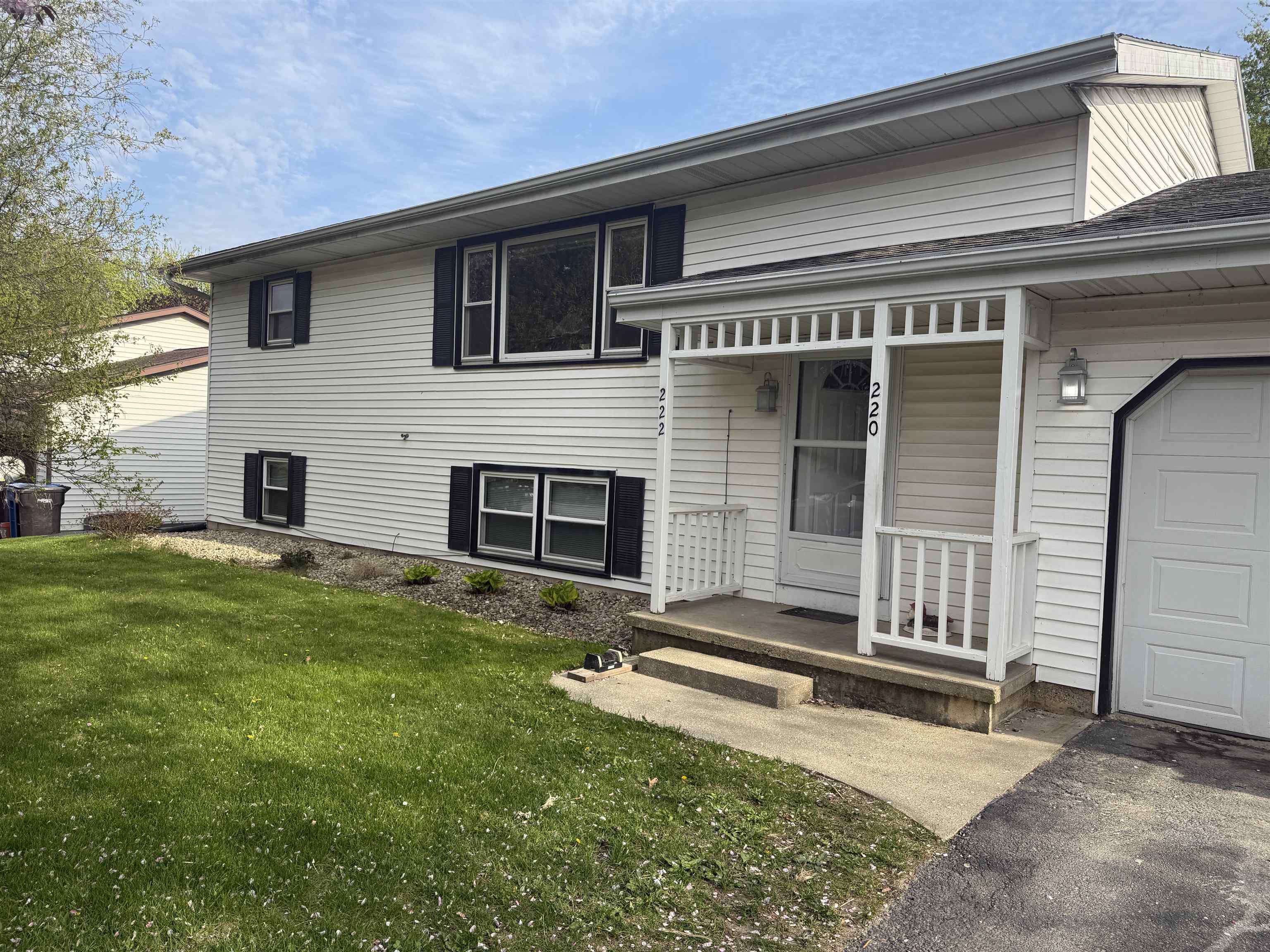 220-222 Lincoln Street - Photo 4