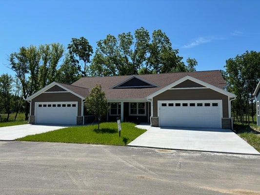 303 EDENVIEW LN, EDEN, WI 53019 - Image 2a6b36bae5532dc545a30c4f8d0392aa/2229275580
