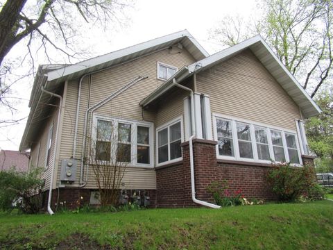 321 E Centerway, Janesville, WI 53545 - #: 1998791