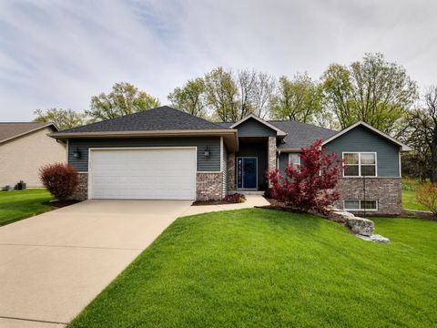 Photo of 218 Noahs Arc Court, Evansville, WI 53536 (MLS # 2022854)