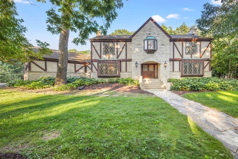 Photo of W9236 Highway 18, Cambridge, WI 53523 (MLS # 2028393)