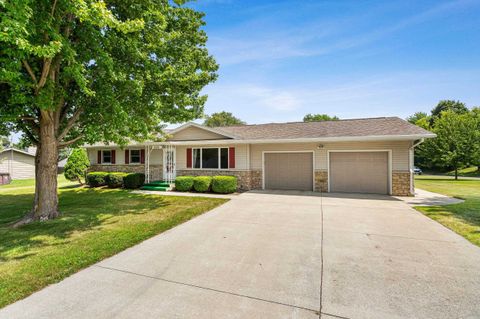 Photo of 630 S Main Street, Markesan, WI 53946 (MLS # 2028549)