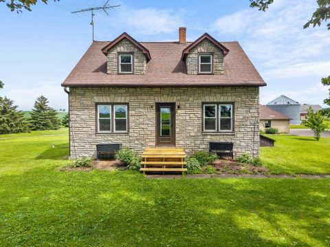 Photo of W620 Miller Road, Markesan, WI 53946 (MLS # 2028449)