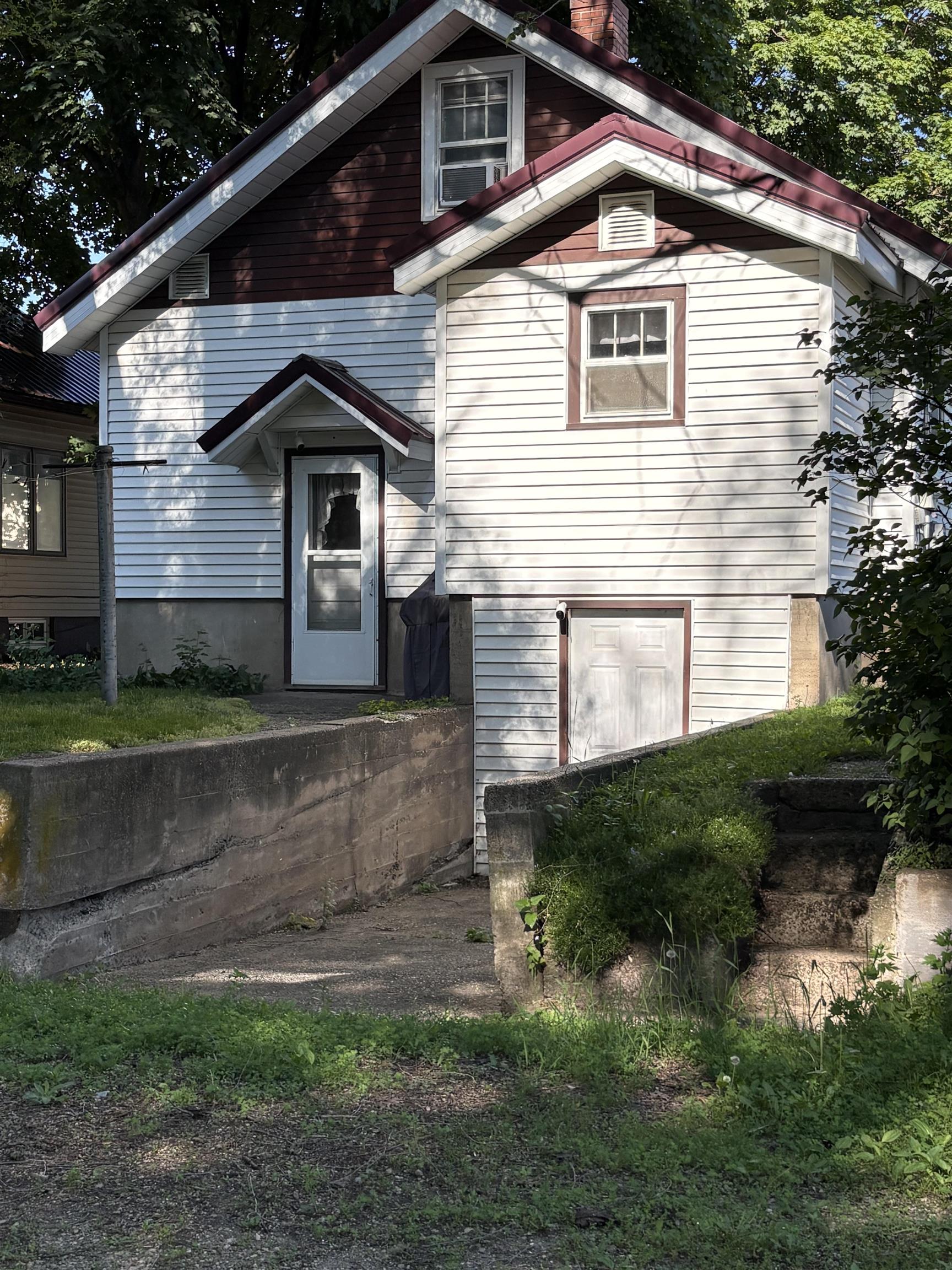 115 N Prairie Street