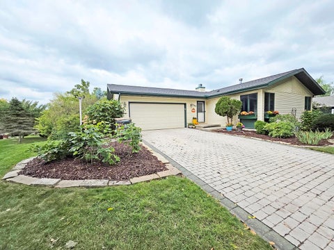 Photo of 3302 Portage Road, Madison, WI 53704 (MLS # 2033411)