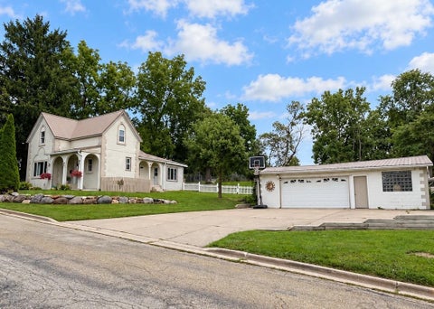 Photo of 115 Garden Lane, Dodgeville, WI 53533 (MLS # 2034365)