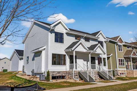 Photo of 2807 Crinkle Root Drive, Fitchburg, WI 53711 (MLS # 2018897)