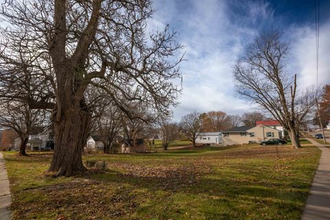 Tiny photo for 575 E Mineral Street, Platteville, WI 53818 (MLS # 2012754)