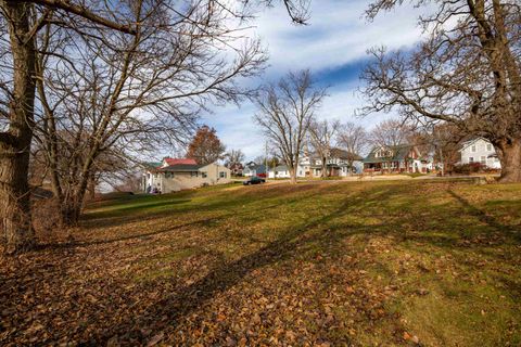 Tiny photo for 575 E Mineral Street, Platteville, WI 53818 (MLS # 2012754)