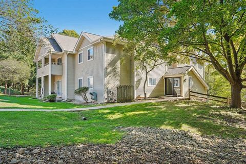 Photo of 1132 Morraine View Drive, Madison, WI 53719 (MLS # 2016207)