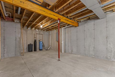 Tiny photo for 5611 N Vista Lane 5611 #5611, Janesville, WI 53548 (MLS # 2013025)