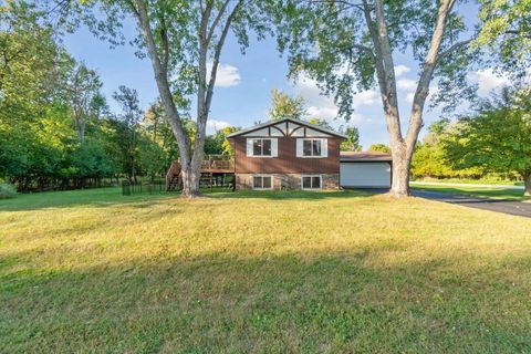 Photo of 570 Sherwood Lane, Green Lake, WI 54941 (MLS # 2009451)