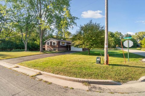 Tiny photo for 570 Sherwood Lane, Green Lake, WI 54941 (MLS # 2009451)