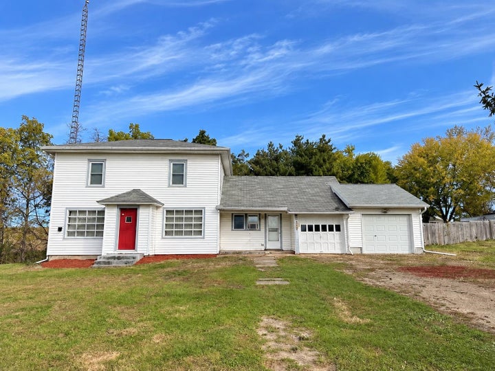 Photo 1 of 42 — 5998 County Rd D Road, South Wayne, WI 53587