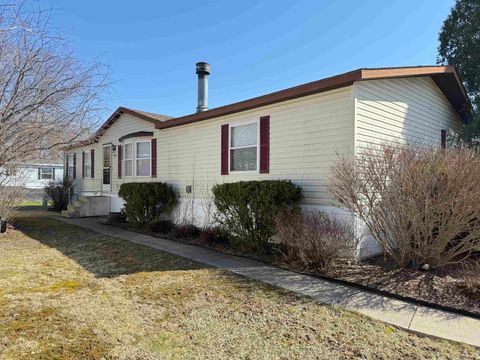 Photo of 402 Opal Avenue, Lannon, WI 53046 (MLS # 2020235)