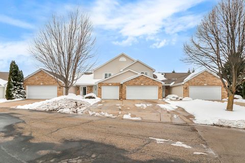 Photo of 1084 Stonewood Crossing, Sun Prairie, WI 53590 (MLS # 2018158)