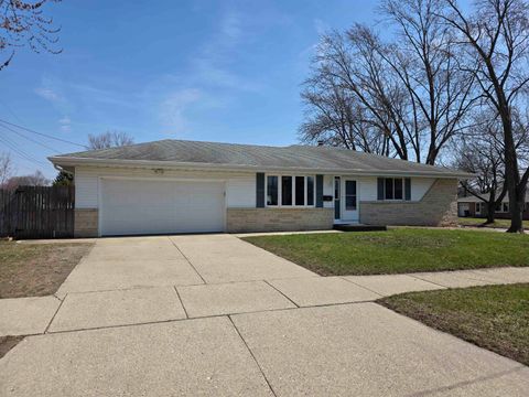 Photo of 1841 S Walnut Street, Janesville, WI 53546 (MLS # 2019703)