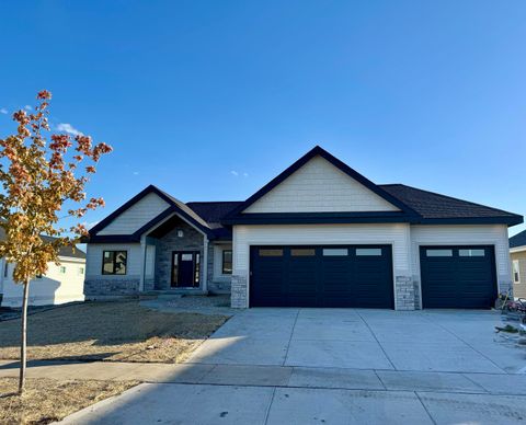 Photo of 822 Westbridge Trail, Waunakee, WI 53597 (MLS # 2010407)