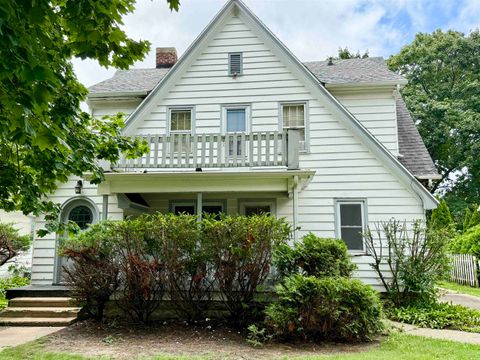 Photo of 640 Central Avenue, Beloit, WI 53511 (MLS # 2015520)