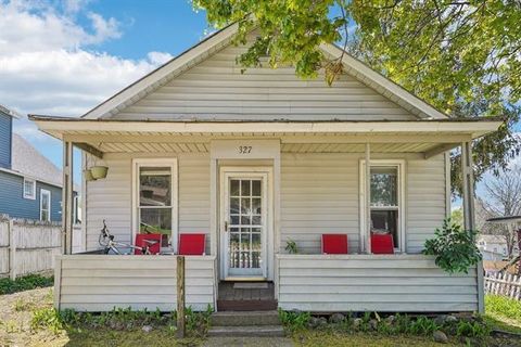 Photo of 327 8th Avenue, Baraboo, WI 53913 (MLS # 2018436)