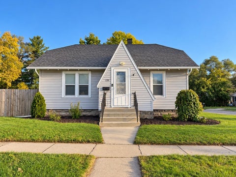 Photo of 335 Ridgeland Avenue, Beloit, WI 53511 (MLS # 2034248)
