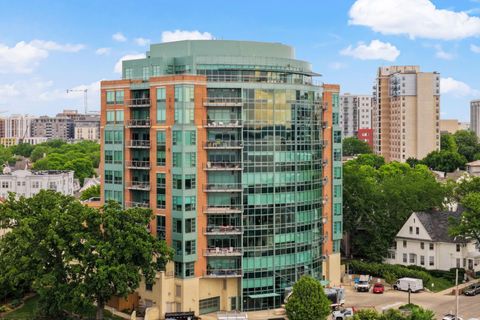 Photo of 350 S Hamilton Street 402 #402, Madison, WI 53703 (MLS # 2024208)