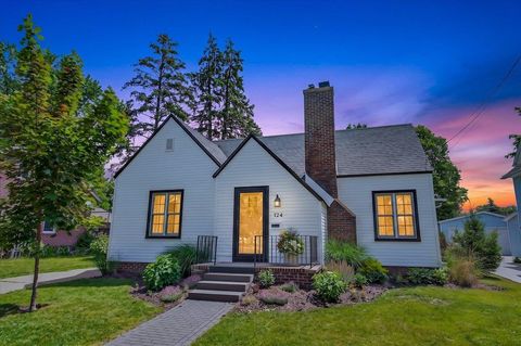 Photo of 724 Yuba Street, Janesville, WI 53545 (MLS # 2025563)