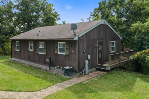 Photo of S421 Crow Court, La Valle, WI 53941 (MLS # 2033686)