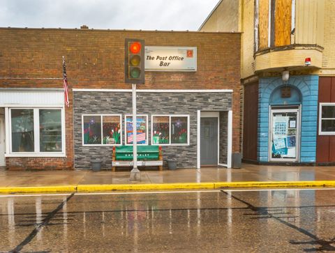 Photo of 125 W BANNERMAN Avenue, Redgranite, WI 54970 (MLS # NE50308673) Photo of 125 W BANNERMAN Avenue, Redgranite, WI 54970 (MLS # NE50308673)