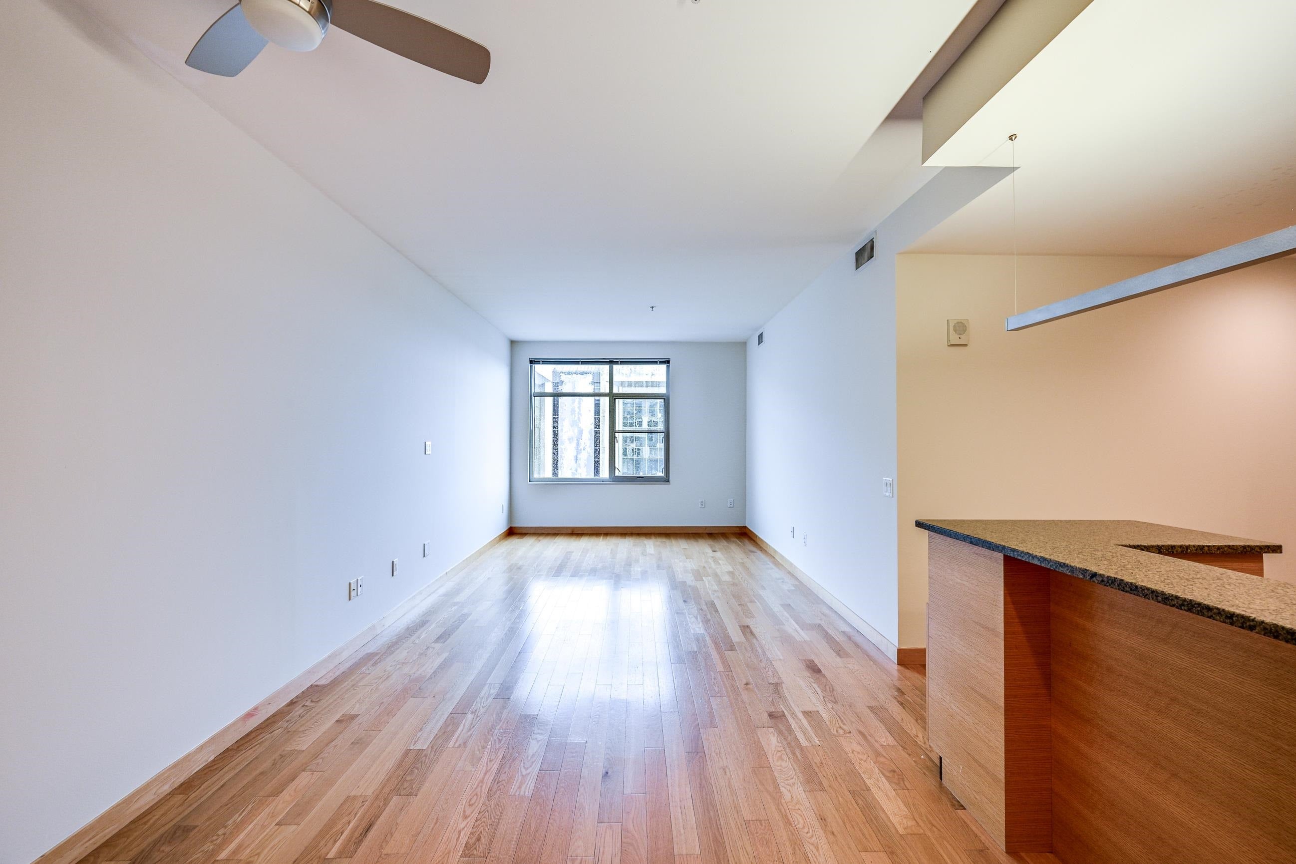 309 W Washington Avenue 905