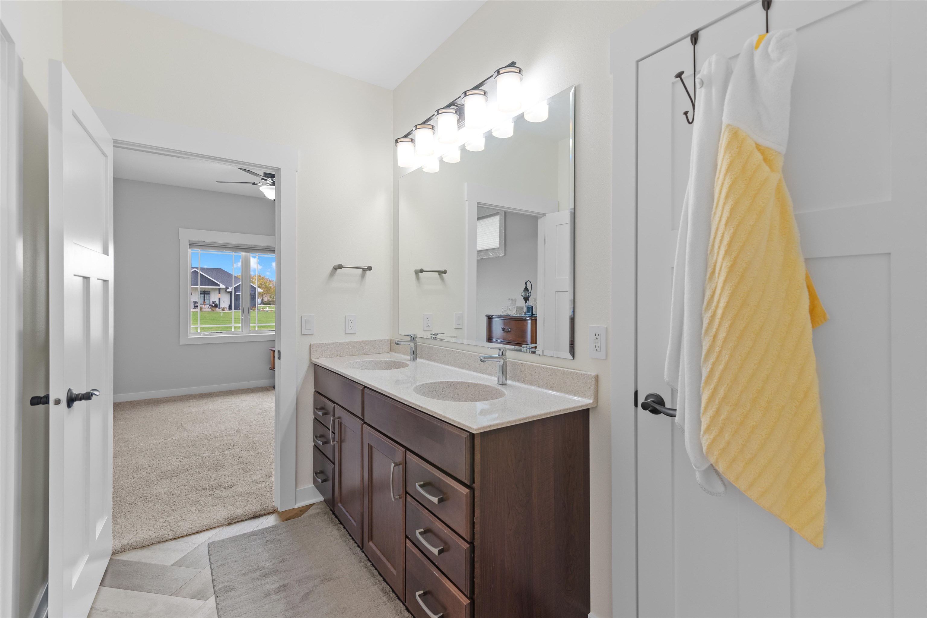 Fort Atkinson, Wisconsin 53538, United States, 3 Bedrooms Bedrooms, ,3 BathroomsBathrooms,Residential,Active,237316