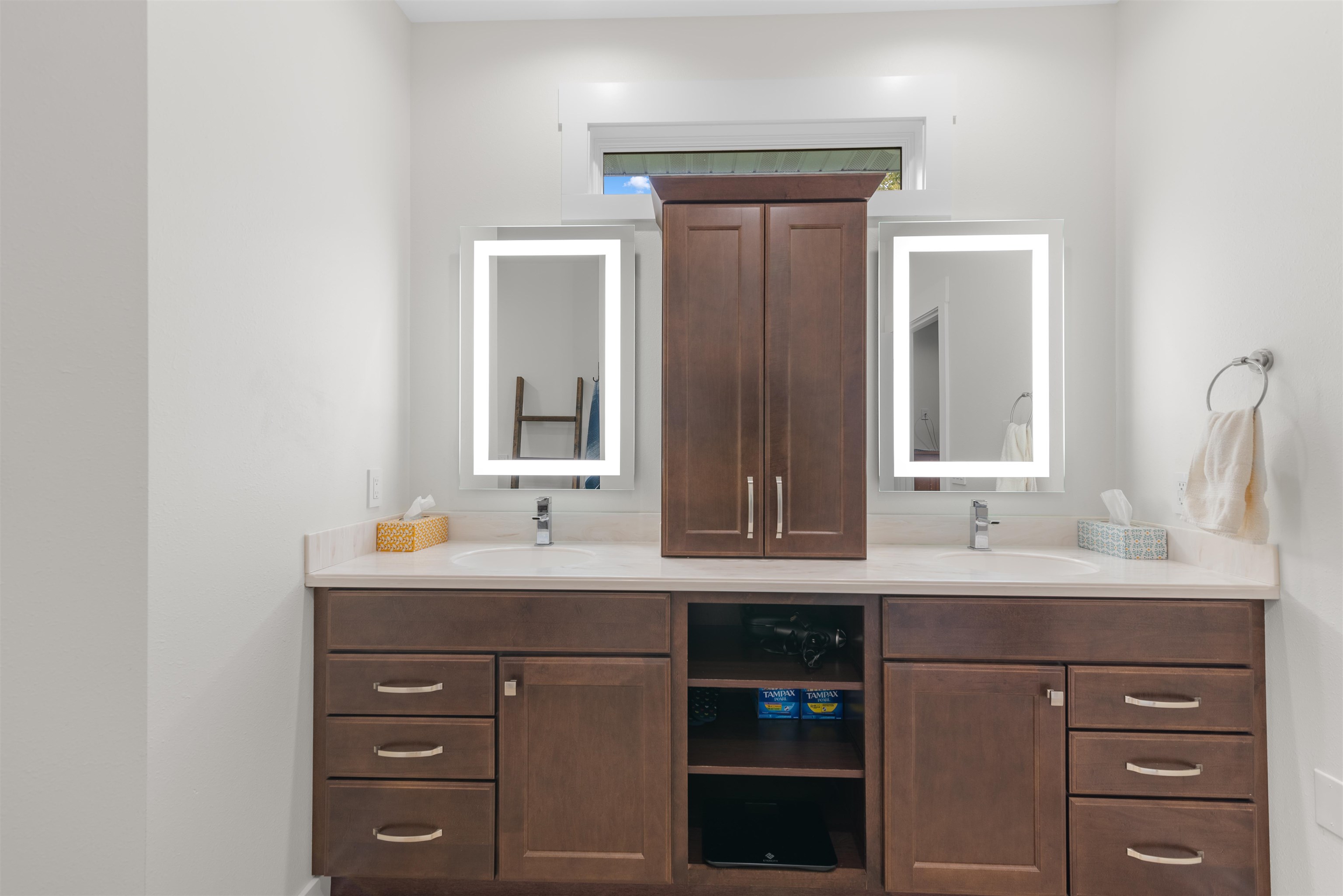 Fort Atkinson, Wisconsin 53538, United States, 3 Bedrooms Bedrooms, ,3 BathroomsBathrooms,Residential,Active,237316